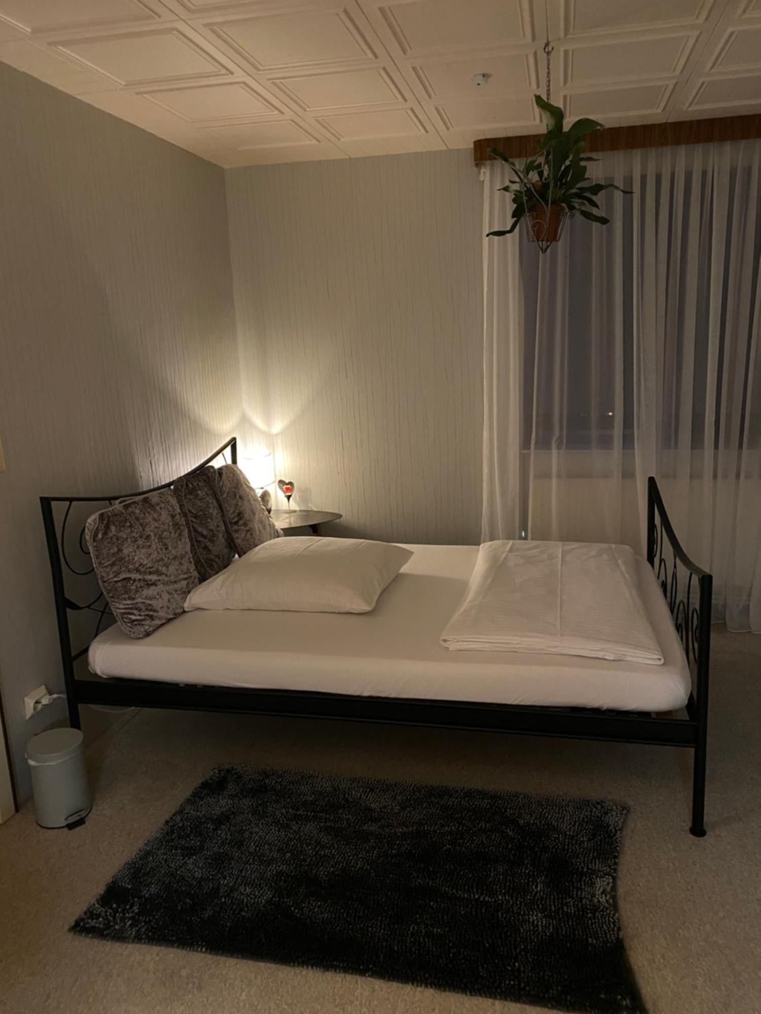 Privartzimmer 'Ausfahrt Freihalten' Husum  Exterior foto